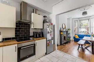 108 Dufferin AvenueImage 9