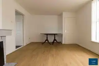17 The SquareImage 7