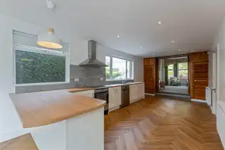 11 Parkmount RoadImage 4