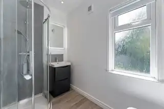 11 Parkmount RoadImage 10