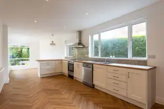 11 Parkmount RoadImage 5