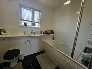 Apt 6 Oak VillaImage 7