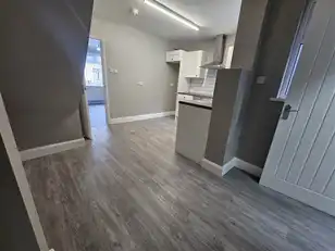 41 Beechmount ParadeImage 5