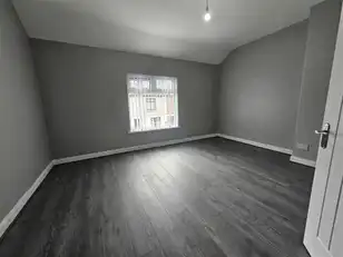 41 Beechmount ParadeImage 10