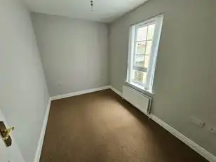 11 Broomhill CourtyardImage 5