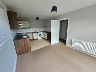 11 Broomhill CourtyardImage 3