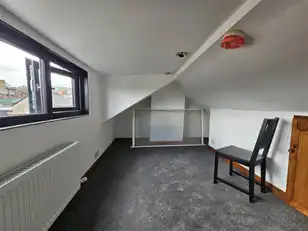 45 Beechmount ParadeImage 11
