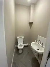 University Street, Room 1Image 10