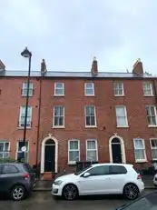 22 University Street, Room 4Image 12