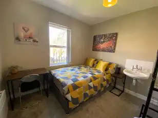 Image 1 for University Street, Room 1