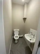 University Street, Room 3Image 12