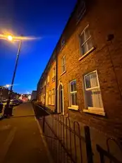 University Street, Room 4Image 13