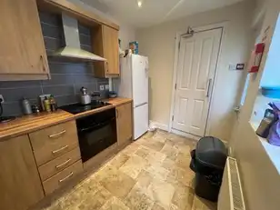 Tates Avenue, Room 1Image 3