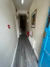 Tates Avenue, Room 1Image 2