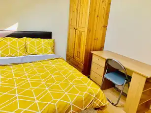 Wolseley Street, Room 4Image 7
