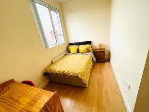 Wolseley Street, Room 4Image 11