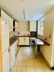 Balfour Avenue, Room 1Image 3