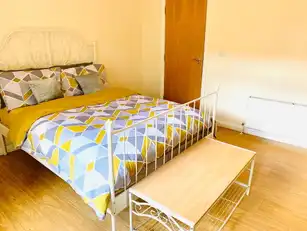 Balfour Avenue, Room 3Image 5