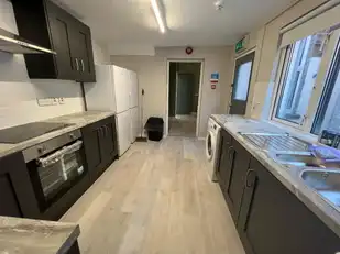 Camden Street, Room 5Image 2