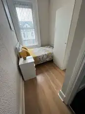 Camden Street, Room 5Image 9