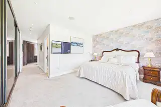 34 The EstuaryImage 18