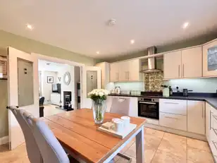 4 Glendale ManorImage 8