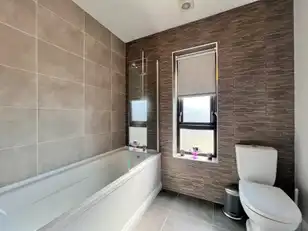 4 Glendale ManorImage 26