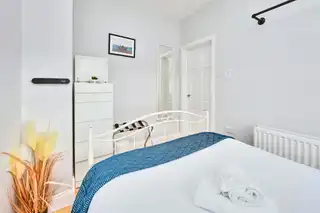 3 54 Eglinton StreetImage 8