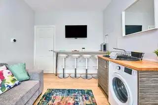 3 54 Eglinton StreetImage 2