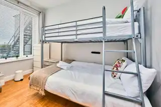 54 Eglinton StreetImage 22