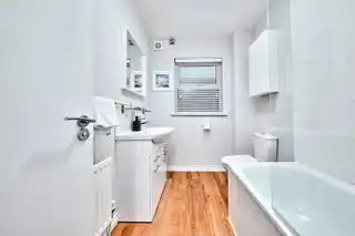 48 Eglinton StreetImage 46