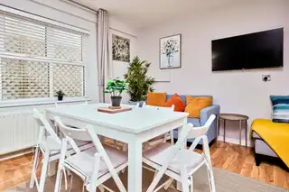 48 Eglinton StreetImage 2