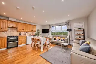 4 48 Eglinton StreetImage 12