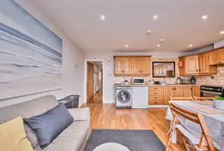 4 48 Eglinton StreetImage 4