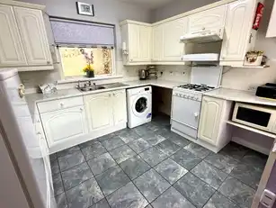 36 Castle ParkImage 18