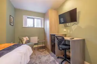 Room 3 80 Southwell RoadImage 3