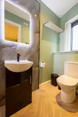 Room 3 80 Southwell RoadImage 4