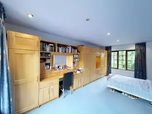 5 Castle GroveImage 22