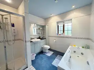 5 Castle GroveImage 30