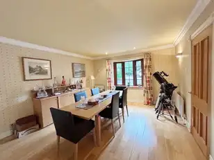 5 Castle GroveImage 6