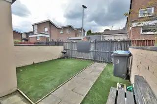 27 Ash GroveImage 13