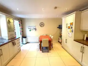 19 Ashford ParkImage 9