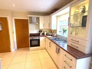 19 Ashford ParkImage 7