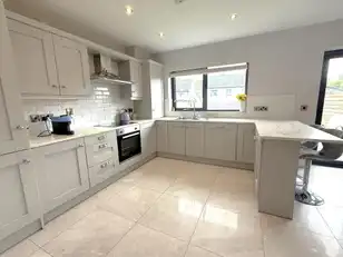 3 Ben View ManorImage 9