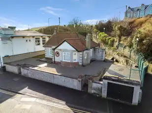 Image 2 for 15 Bayview Road