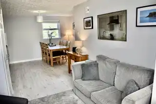 8 Bleach Green ApartmentsImage 3