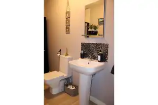 14 Bleach Green ApartmentsImage 8