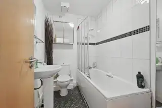 32 Quay GateImage 11