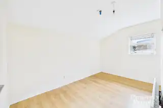 Apt 2, 163, Cliftonpark AvenueImage 8