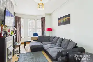 32 Willowbank GardensImage 4